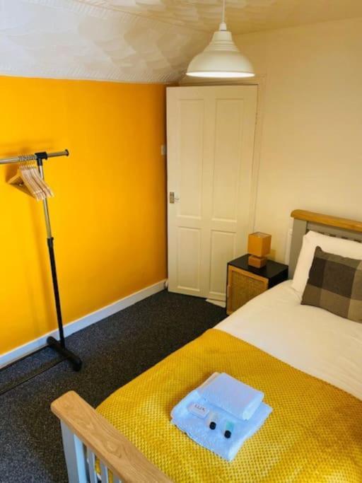 Goldcroft Villa Abertillery Eksteriør billede