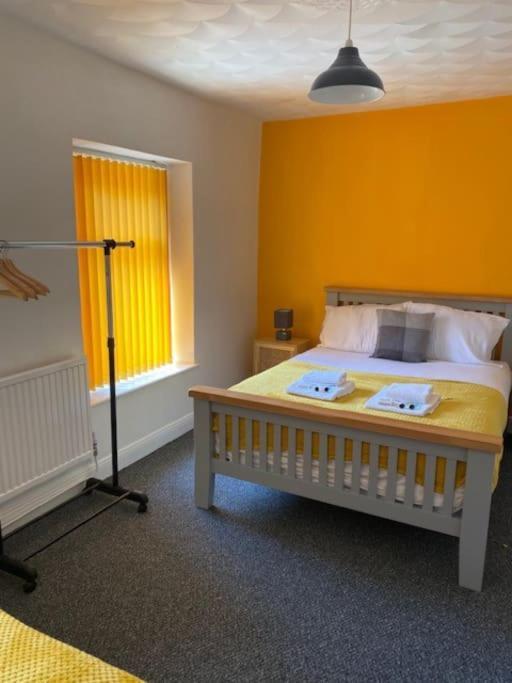 Goldcroft Villa Abertillery Eksteriør billede